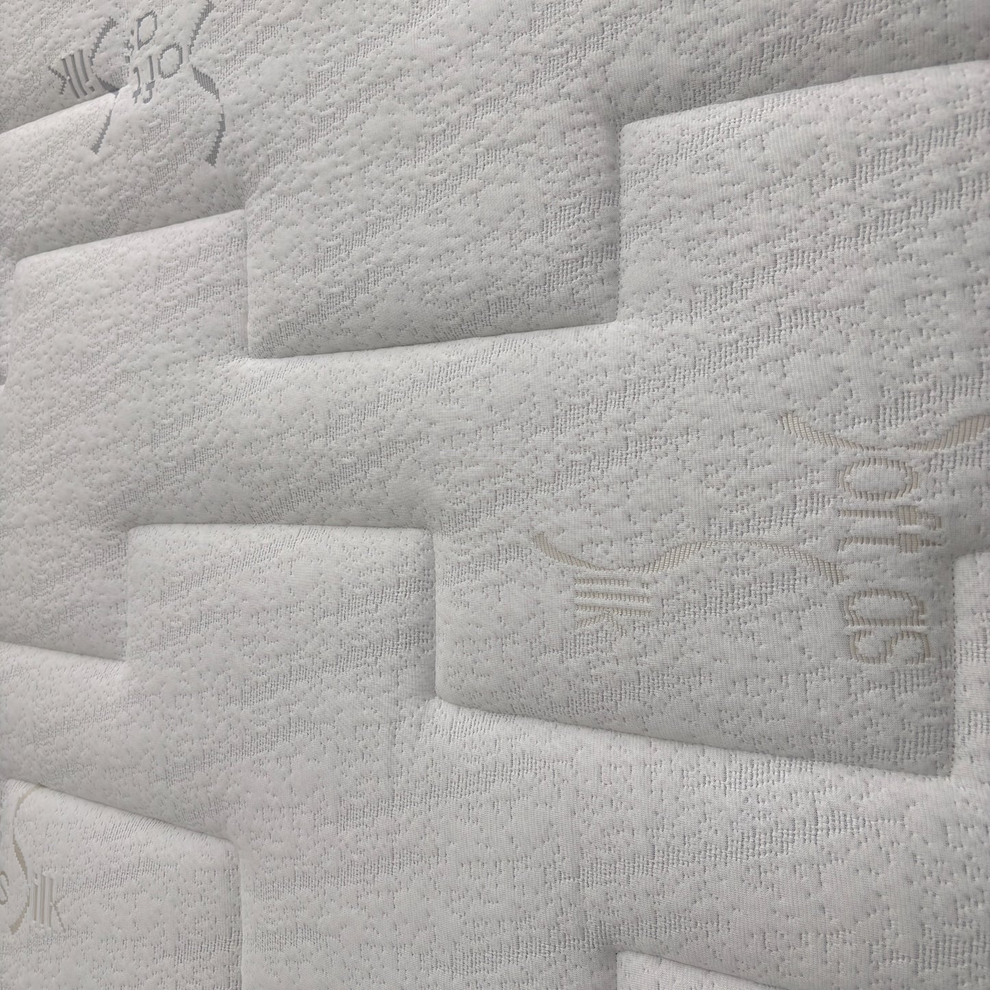 'Plaza' 1000 Pocket Sprung Mattress - Single