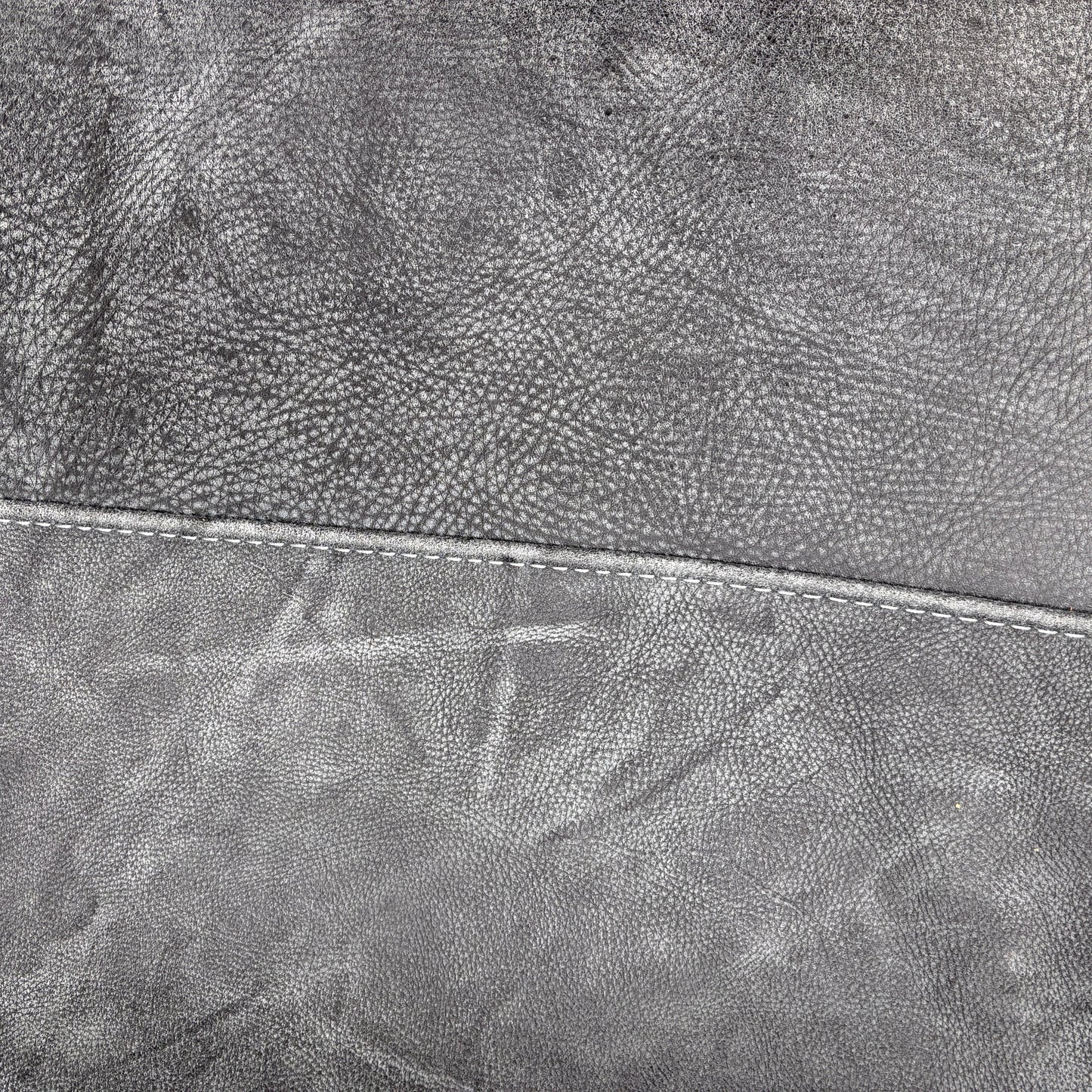 'Galleria' Utah Grey Leather Cuddler Chair