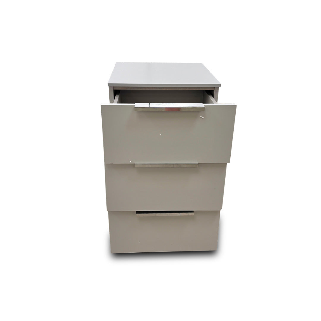 Rauch 'Formes' A142b Silk Grey Decor 3 Drawer Bedside Chest