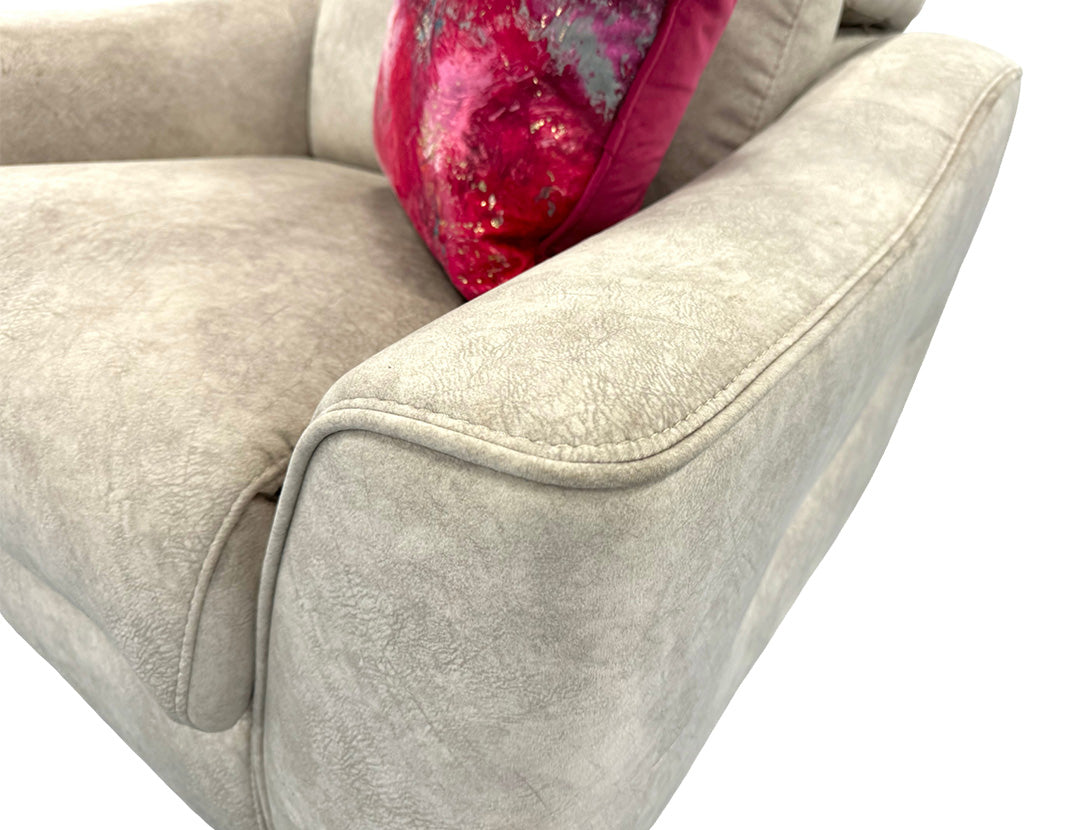 ‘Xavier’ Power Recliner Bfa-Bnn-R26 Cream Velvet Armchair