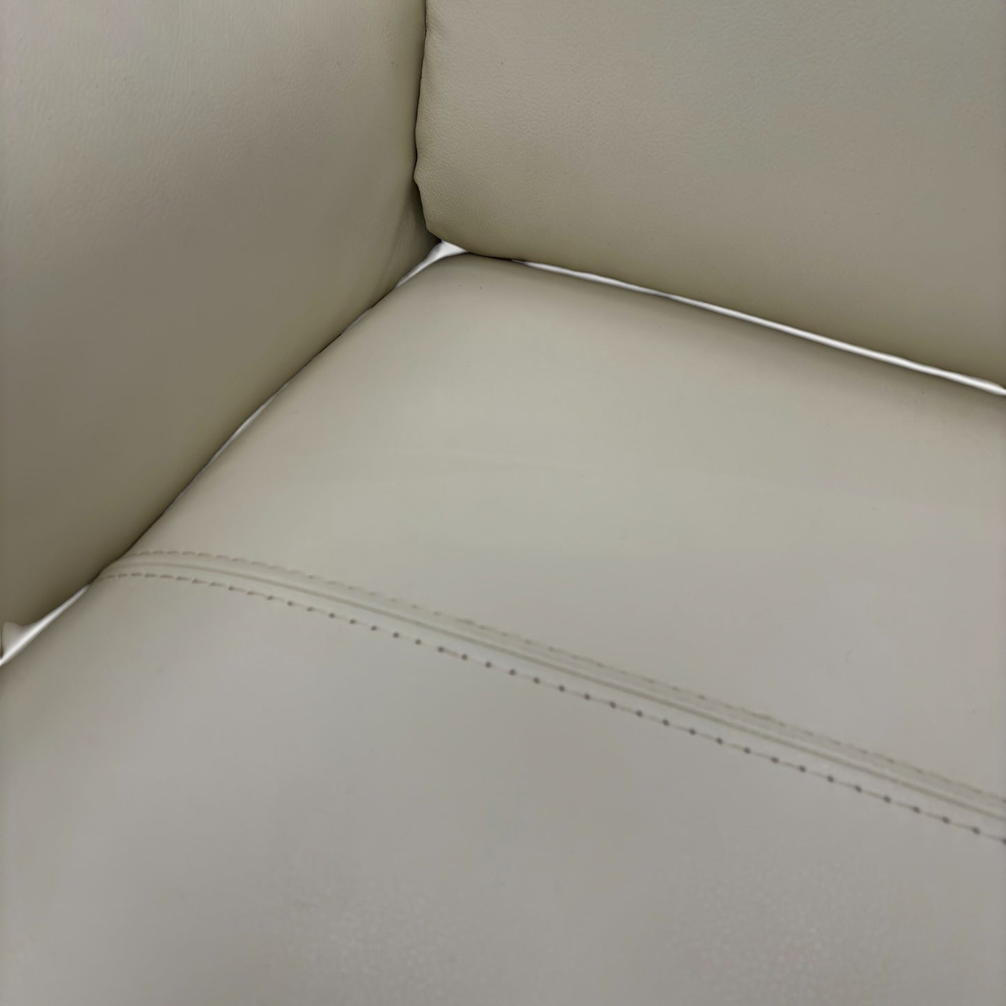 Oak Furnitureland ‘Linden’ White Leather 3 + 2 Seater Sofa Set
