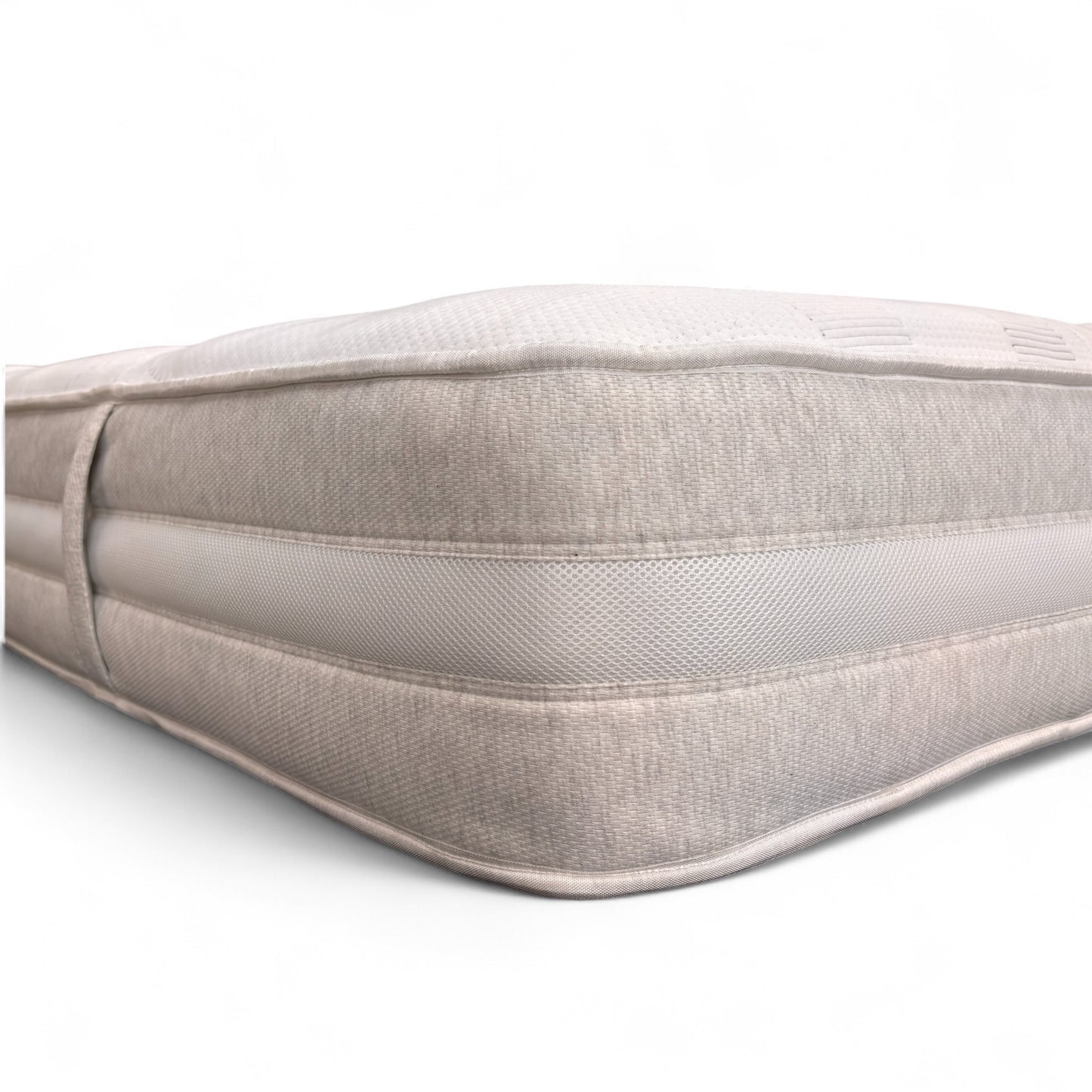 ‘Silentnight’ Lift Breathe 1600 Miracpocket Spring Mattress - Double