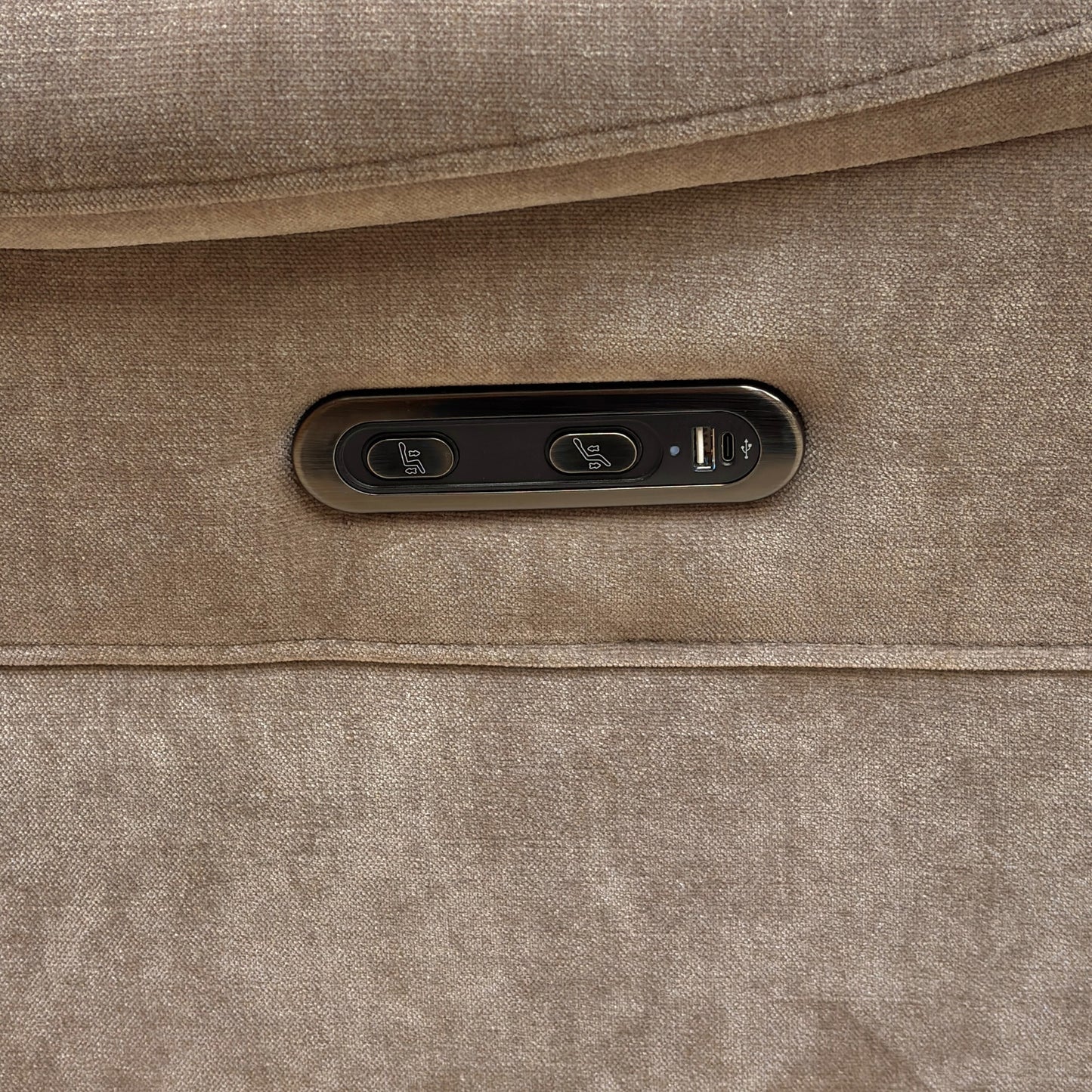 ‘Daytona’ Manhattan Nutmeg Linen Power Recliner Armchair