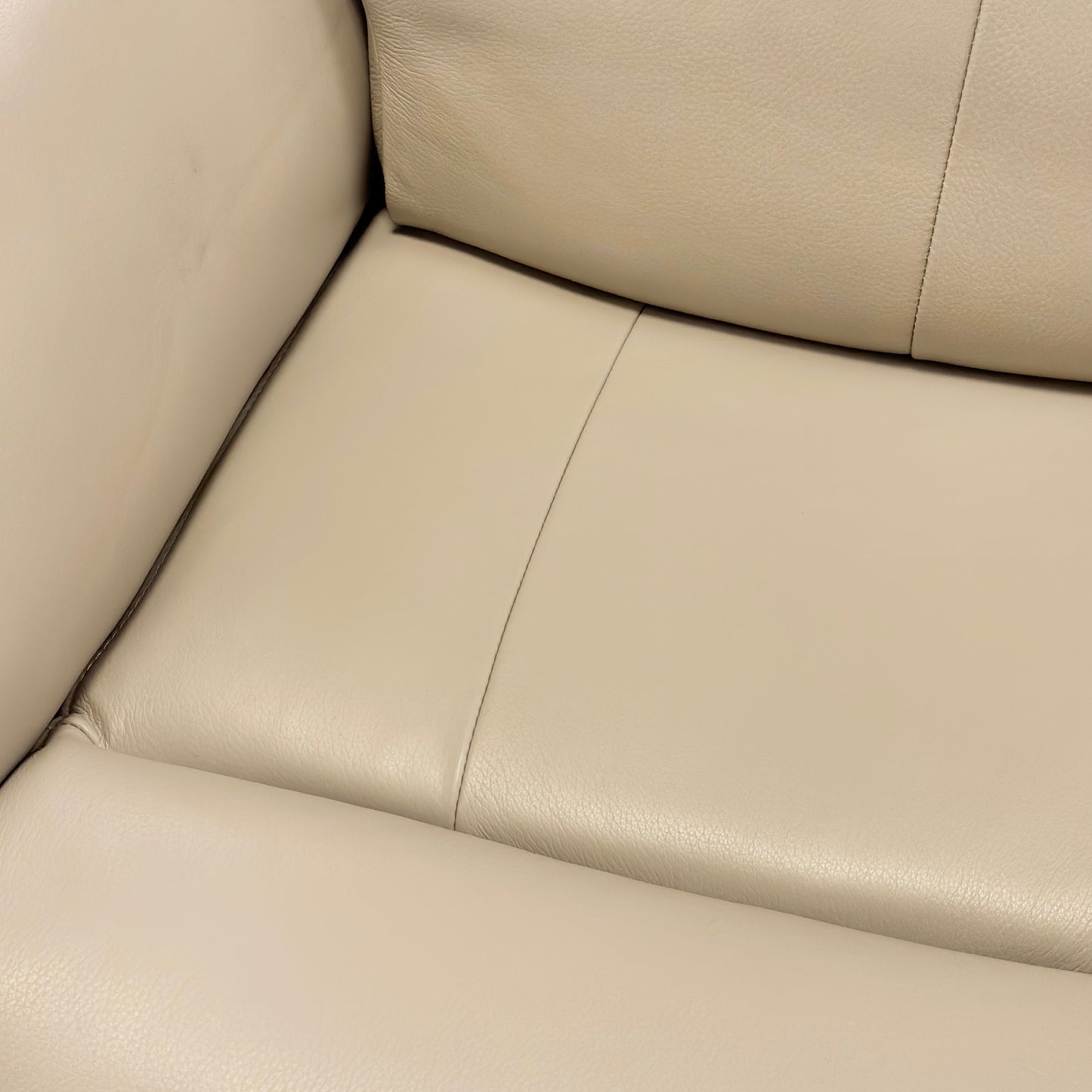 ‘Ezra’ Oyster Leather Power Recliner Modular 2 Corner 2 Sofa with Cup Holders and Storage