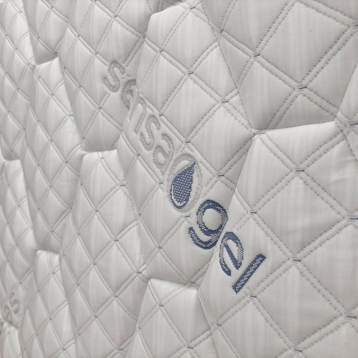 Sleepeezee ‘SensaGel’ Hypoallergenic 4300 Pocket Spring Mattress - Super King