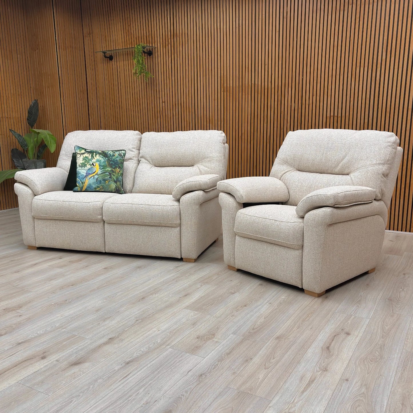 G Plan ‘Seattle’ B273 Borla Crisp Ok Cream Woven Fabric 2.5 Seater Sofa + Armchair