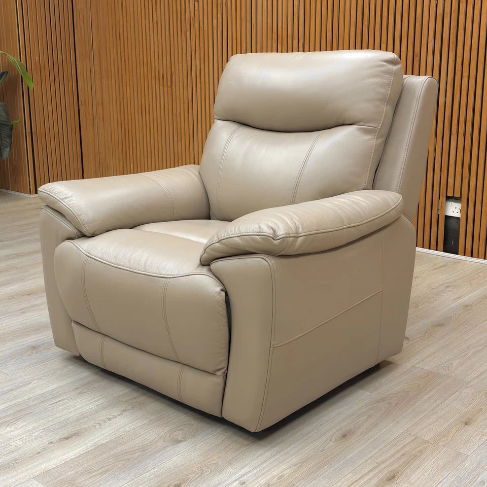 ‘Sloane' Cat-40:08 Oyster Leather Chair