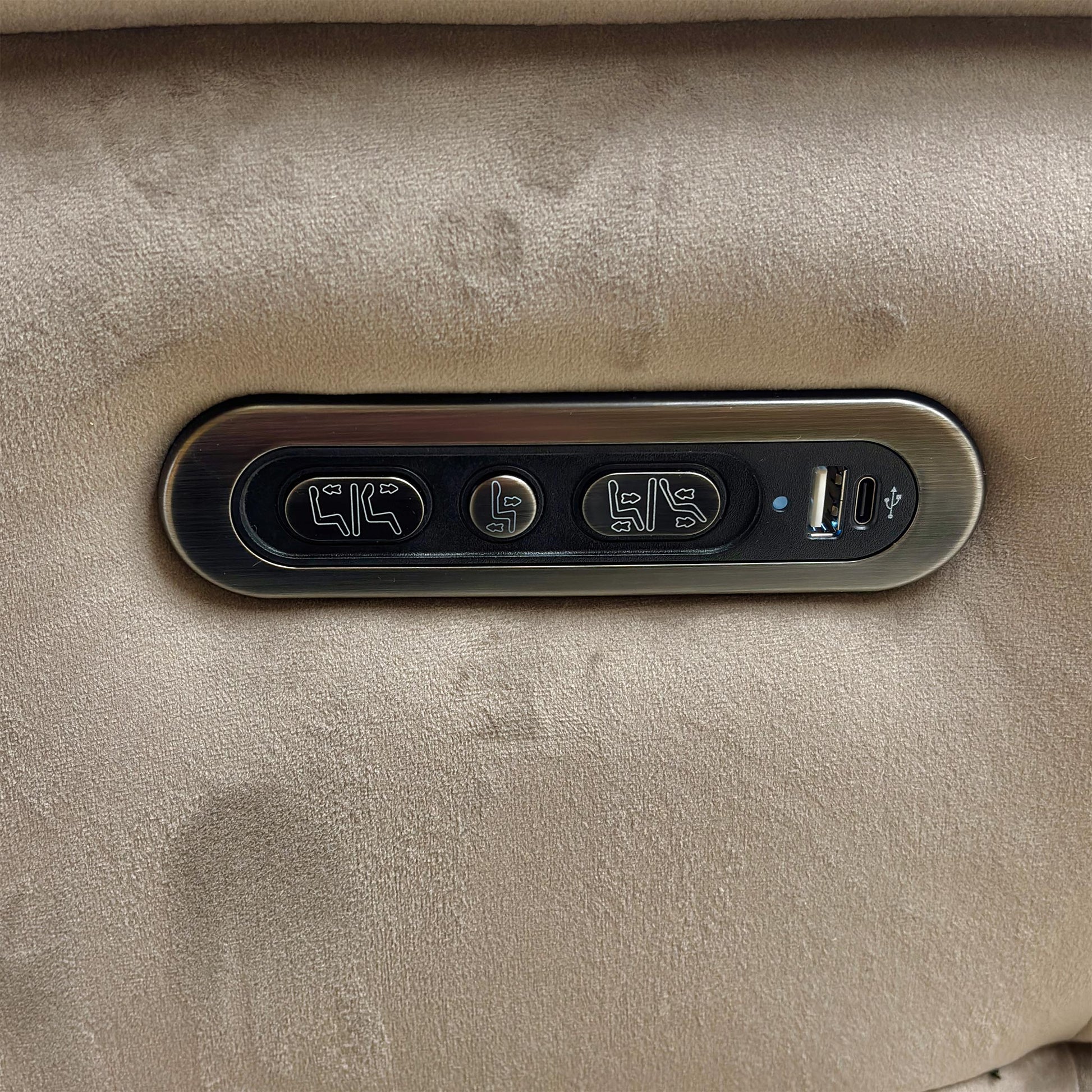 Detailed close-up of the telescopic headrest on the 'Moet' sofa, showing its adjustable feature.