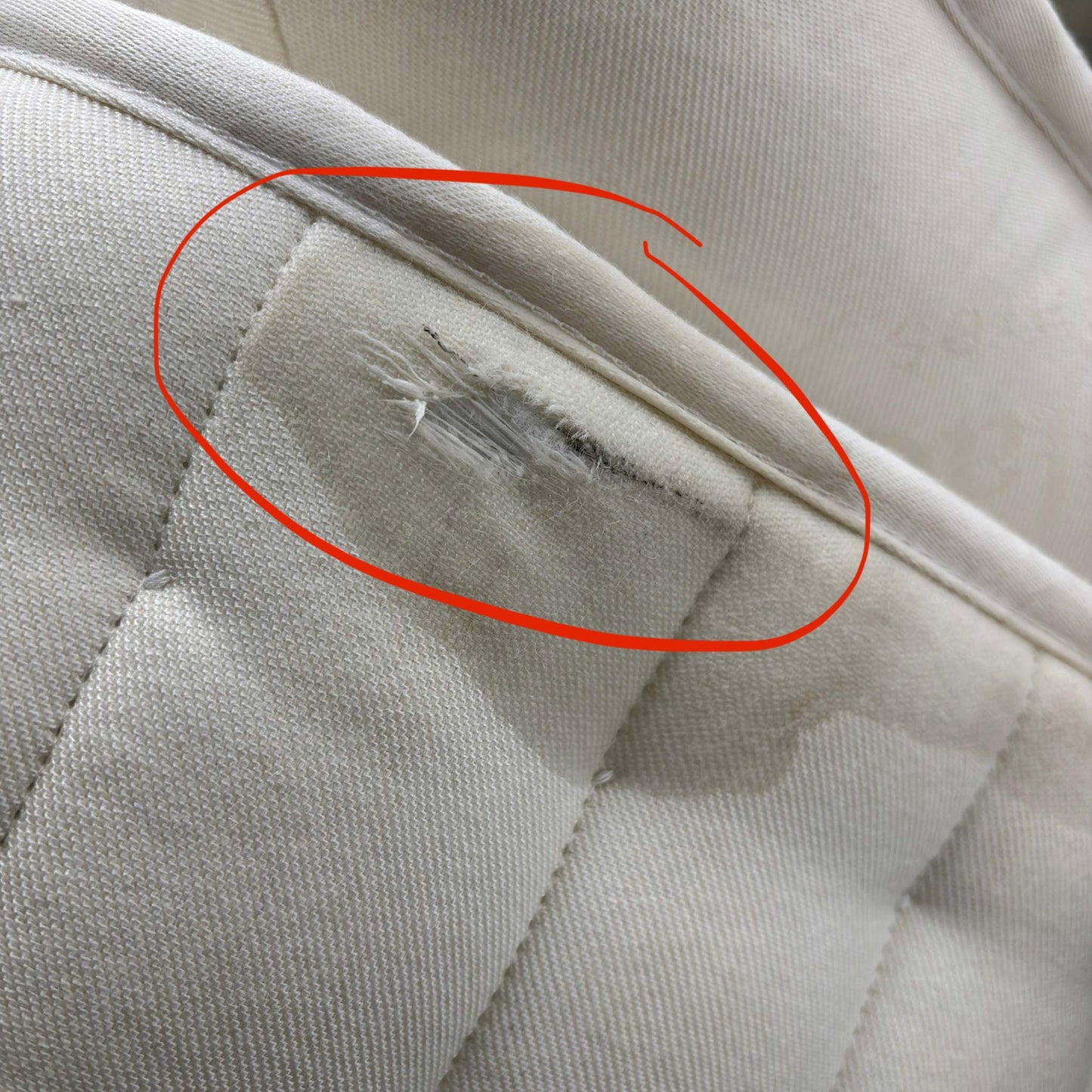 Close-up of the corner/side (potential damage).