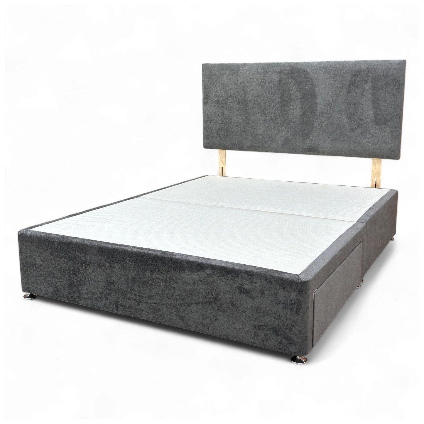 Angled view emphasizing the 124 cm height and shape of the rectangular 'Dahl' Arctic Grey velvet headboard.