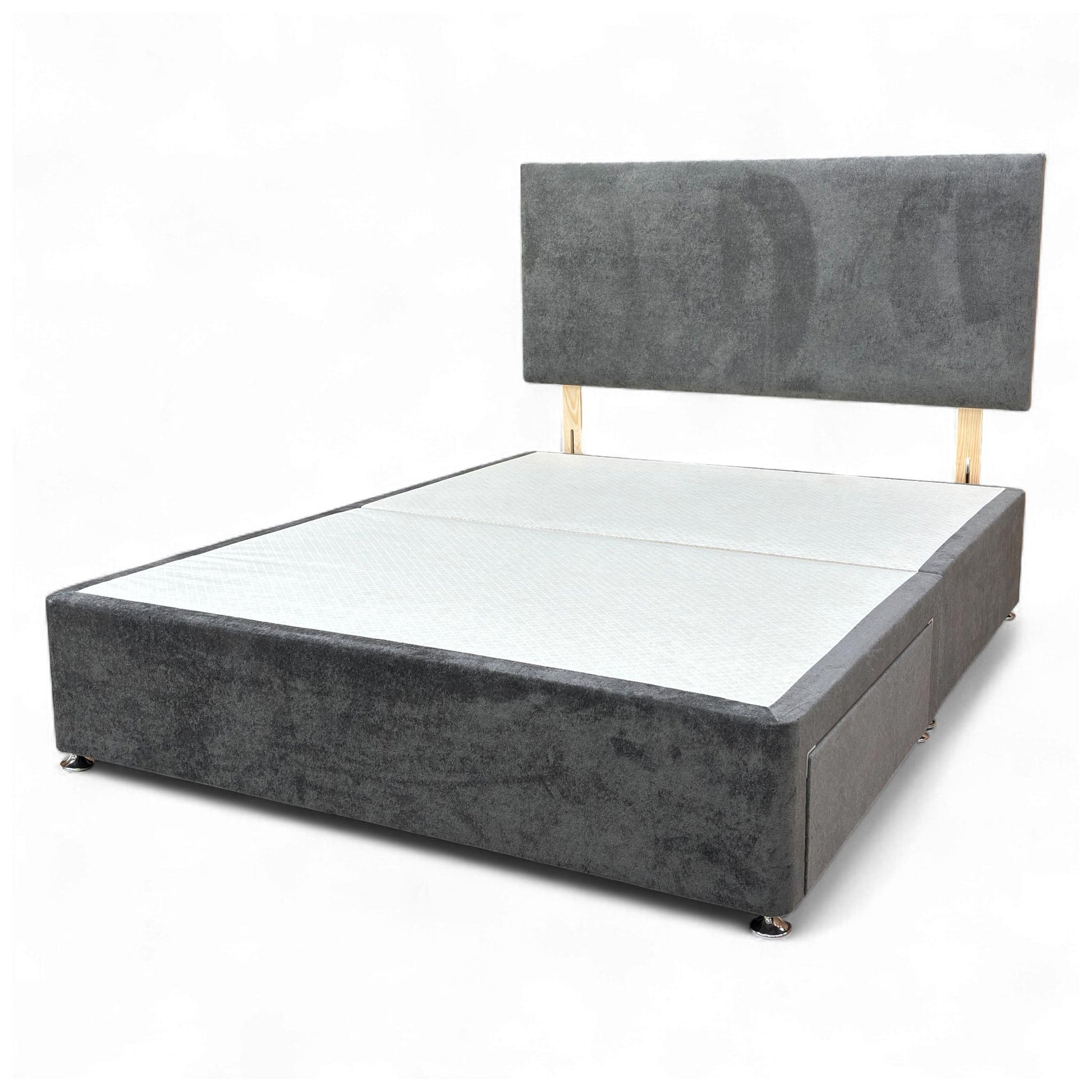 Angled view emphasizing the 124 cm height and shape of the rectangular 'Dahl' Arctic Grey velvet headboard.