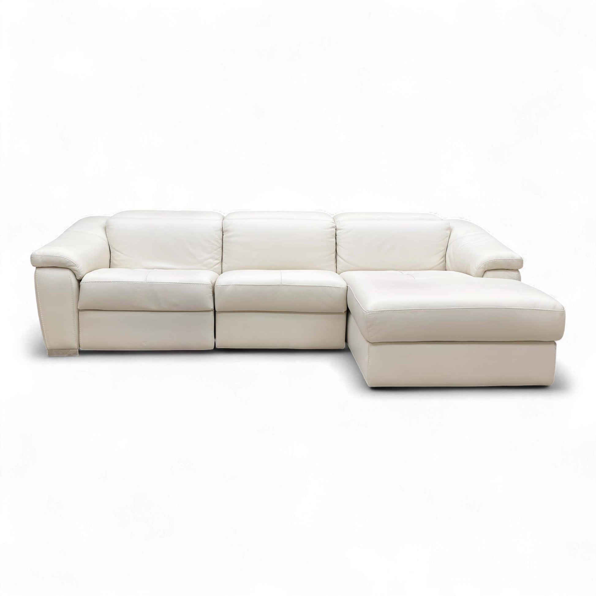 Full front view of the Nicoletti ‘Galileo’ Right-Hand Facing Chaise Sofa, upholstered in Torello Bianco White 93 Ch Leather.