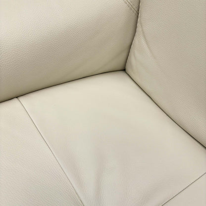 Close-up of the smooth, butter-soft Torello Bianco 93 Ch leather and stitching detail.