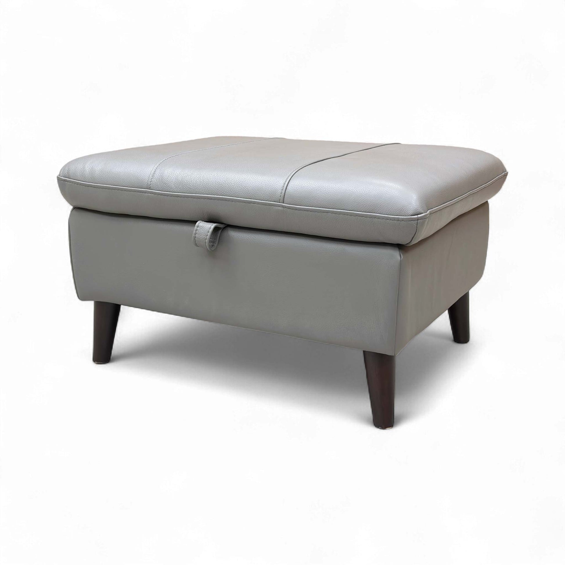 Top-down view or detail of the lid and cushioning.