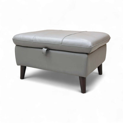 Top-down view or detail of the lid and cushioning.