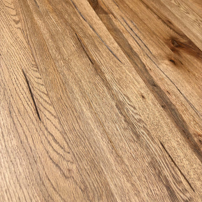 Close-up of the wooden star base.