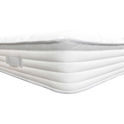 Detail shot of the breathable fabric cover and Ergosense material on the Lene 1500 Pocket Sprung King Mattress.