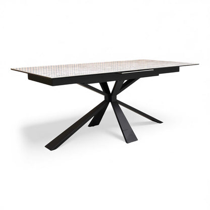 Side view showing the height of the table and the base profile.