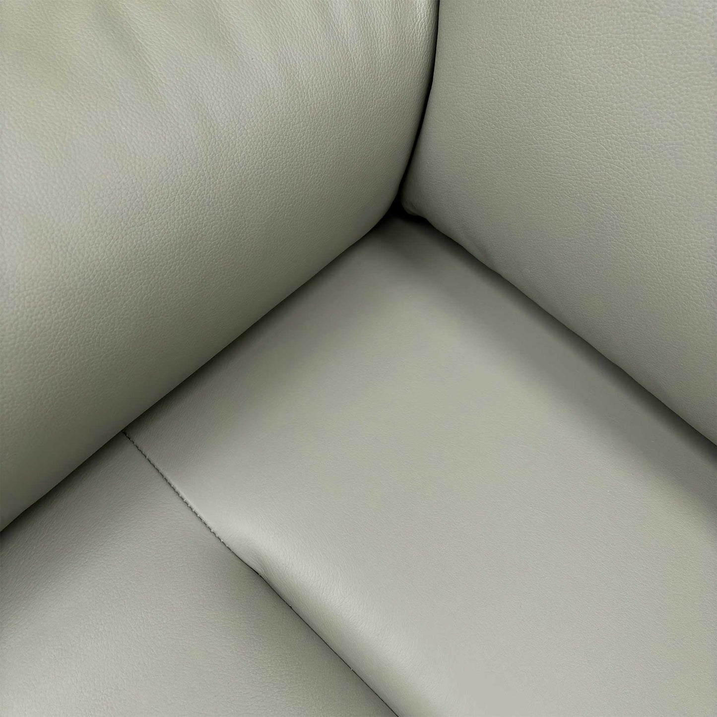 Close-up of the Cambridge Olive leather texture, showing the natural grain and high-quality UK craftsmanship.