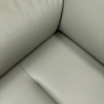 Close-up of the Cambridge Olive leather texture, showing the natural grain and high-quality UK craftsmanship.