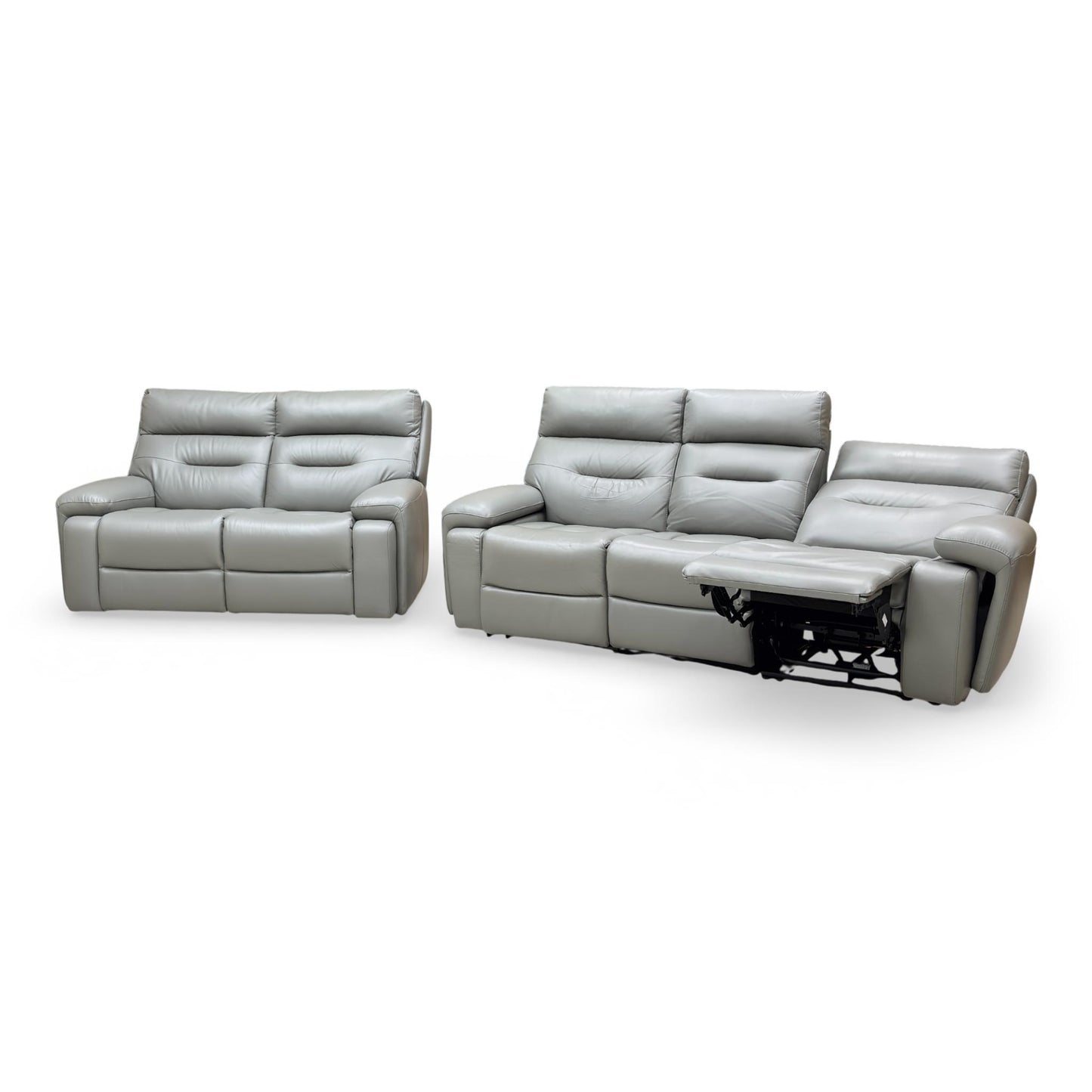 Angle shot of the micro-adjustable power headrests, demonstrating the ergonomic support options.