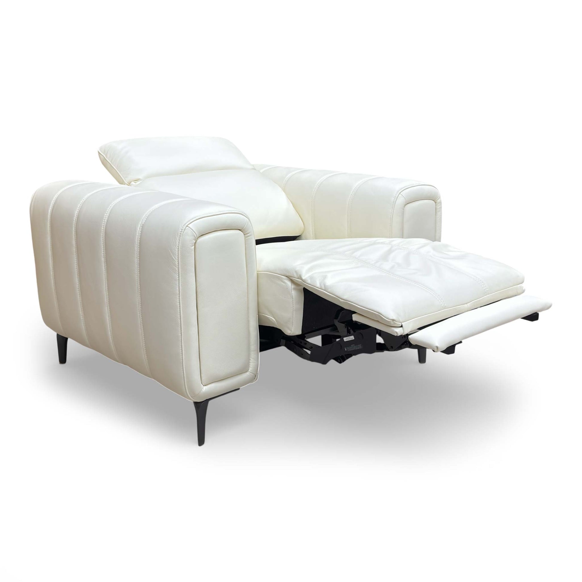 Front view of the Elphaba Cotton White leather armchair with its signature wide storage arms.