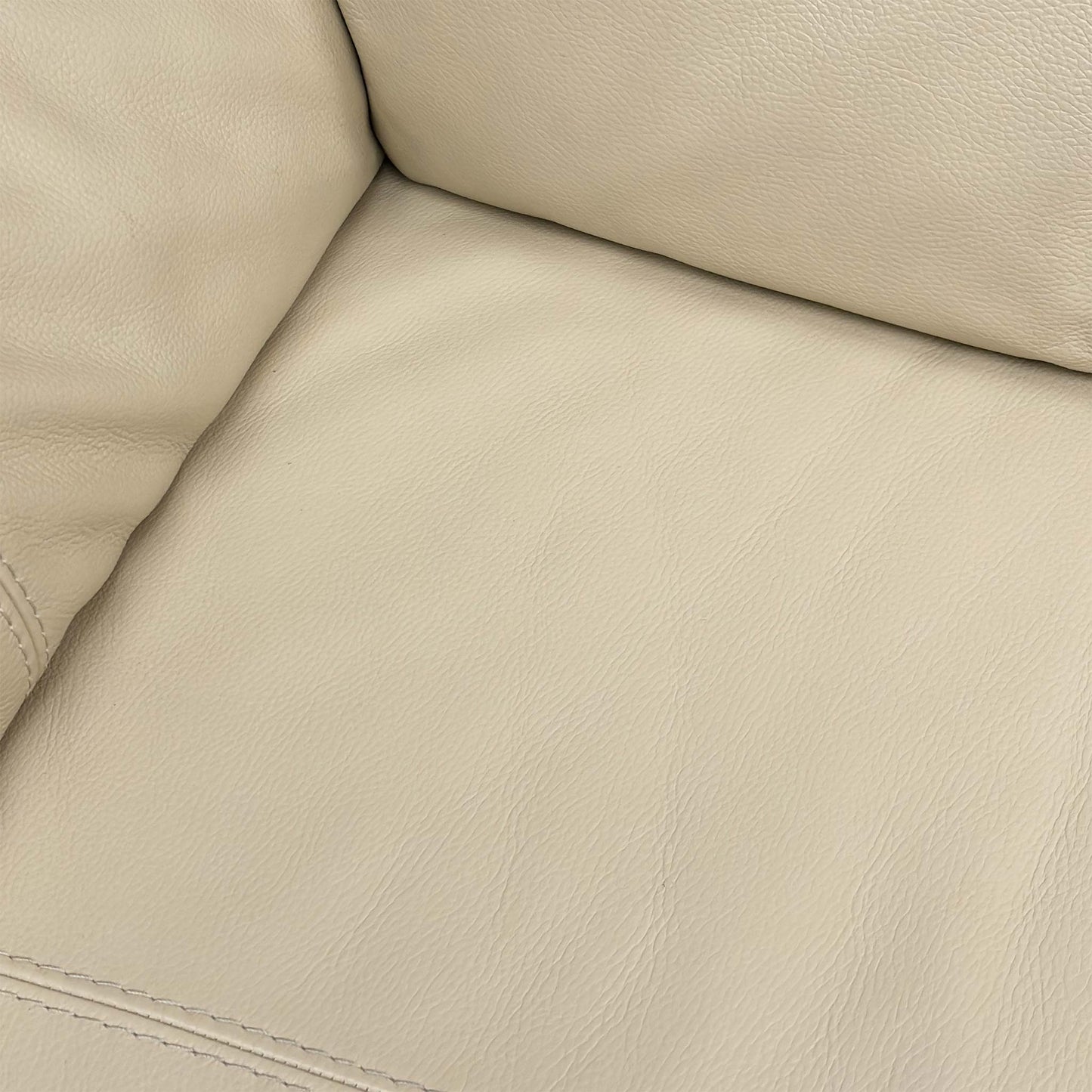 World of Leather ‘Hetty’ Bisque Nc-862c Leather Chair