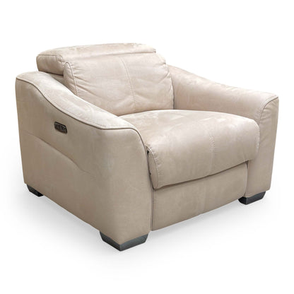View of the ‘Xavier’ chair in a semi-reclined position, illustrating the ergonomic support and "perfect position" technology.