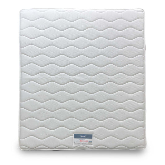 Full view of the Silentnight Geltex Comfort mattress, showcasing its deep profile and high-quality edge-to-edge support.