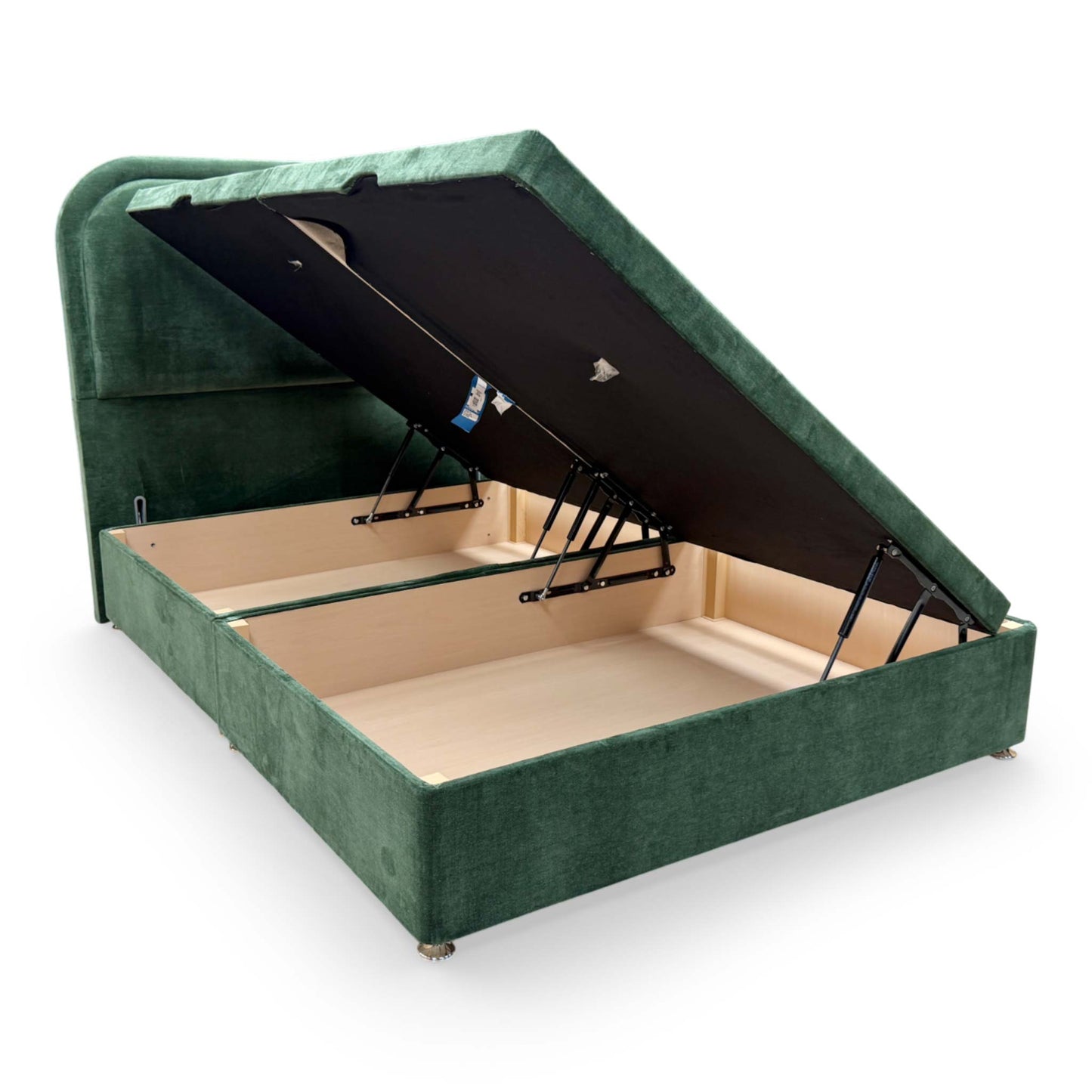 Close-up of the side-lift handle and mechanism, highlighting the practical functionality of the ‘Warwick’ storage base.