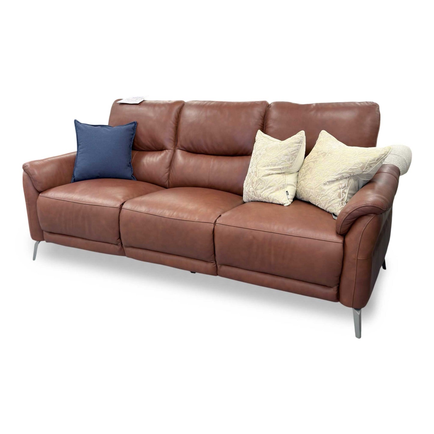 Side view of the Daytona's headrest in the raised position, showing the customizable support for added neck comfort and relaxation.