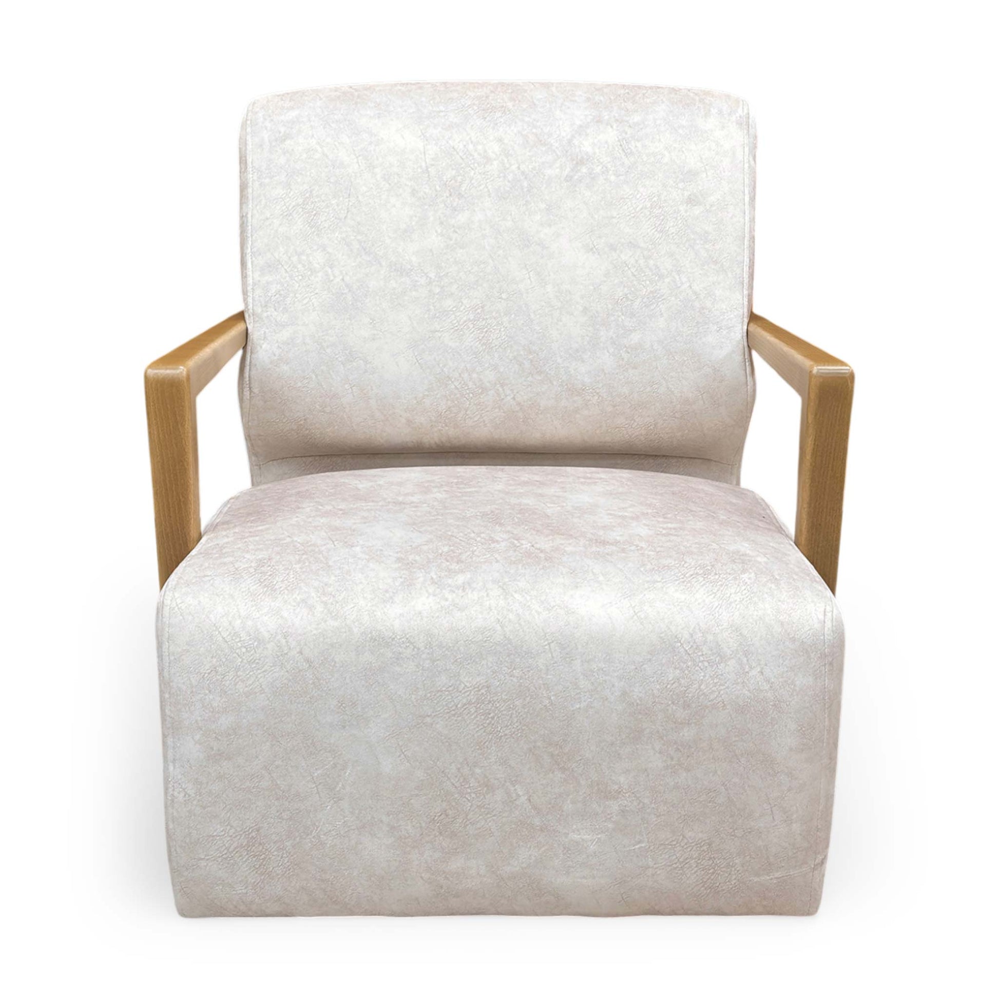 Front view of the ‘Aura’ Kenzo chair, highlighting the generous DuoFlex cushioning designed for superior support and relaxation.