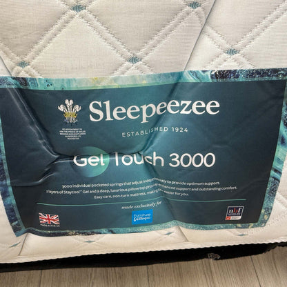 Close-up of the 'SensaGel' branding and label, signifying the innovative temperature-regulating technology used in the 3000 pocket spring system.