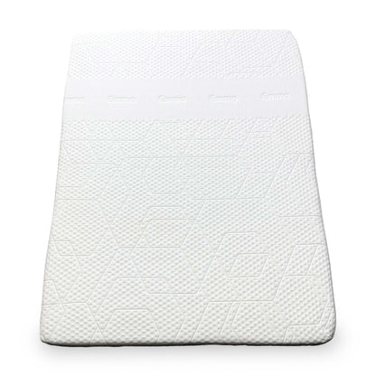 A full perspective view of the Emma Smart Deluxe Hybrid King mattress, featuring a white breathable top cover and a dark grey base fabric.
