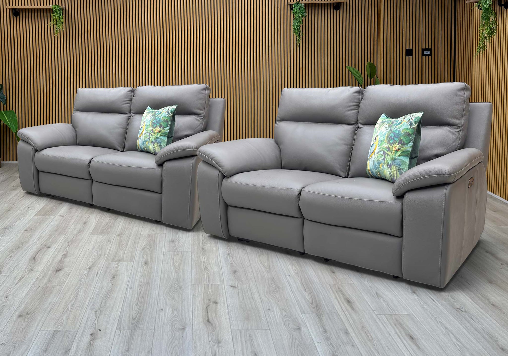 Nicoletti ‘Pepino’ 327 Torello Grigio Scuro Grey Leather Set: 2 + 2 Seater Power Recliner Sofa - product photo 2