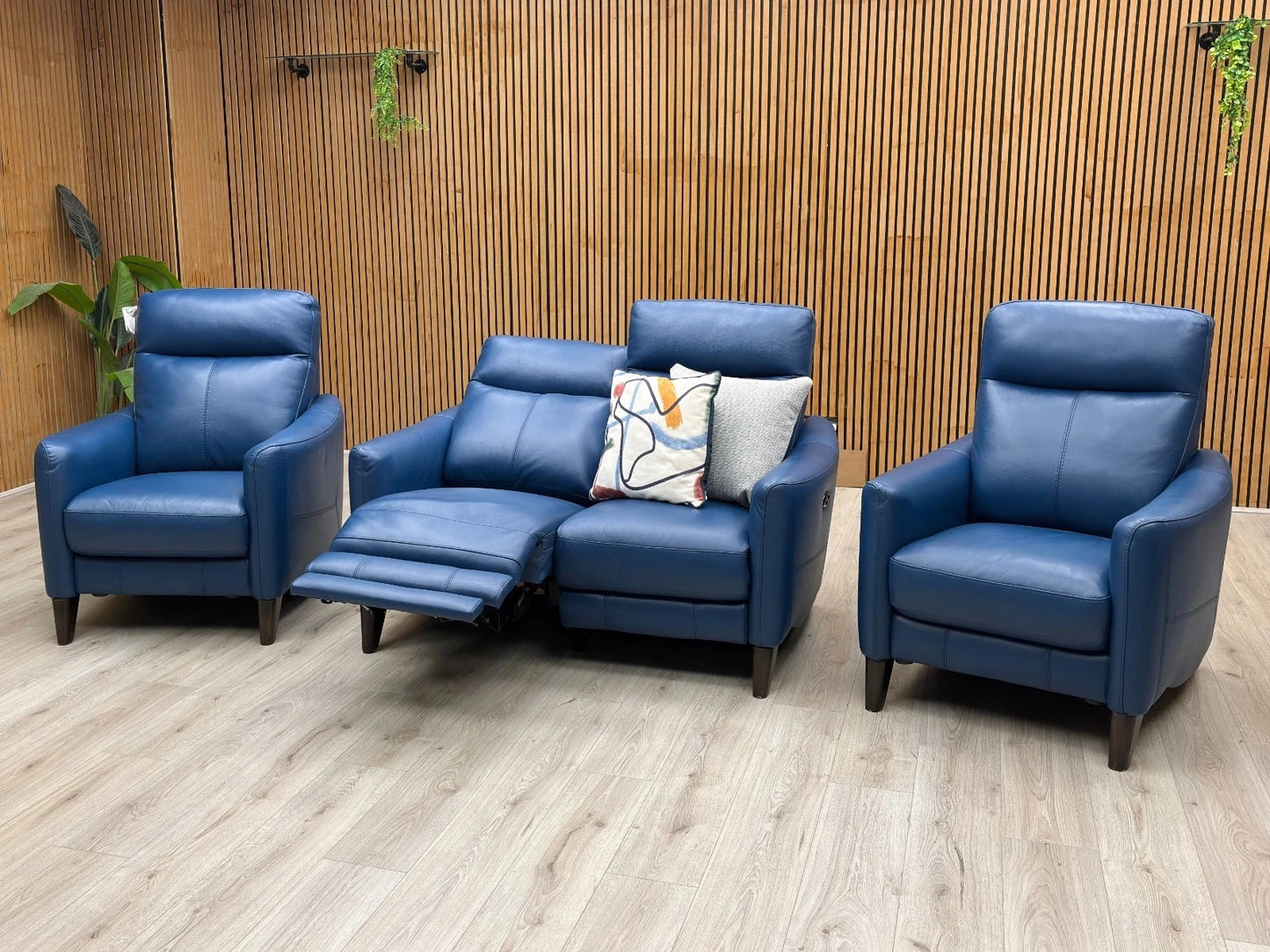 World of Leather Compact Collection ‘Petit’ Bv-313e Ocean Blue Leather 2 Seater Power Recliner Sofa + Armchair + Armchair