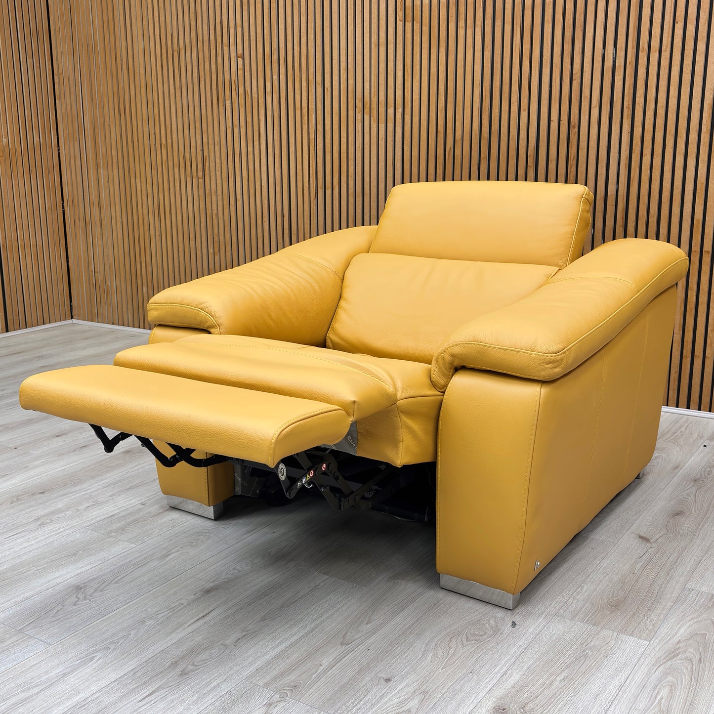 Nicoletti 'Galileo' Torello Senape 355 Ch Leather Power Recliner Chair with Power Headrest