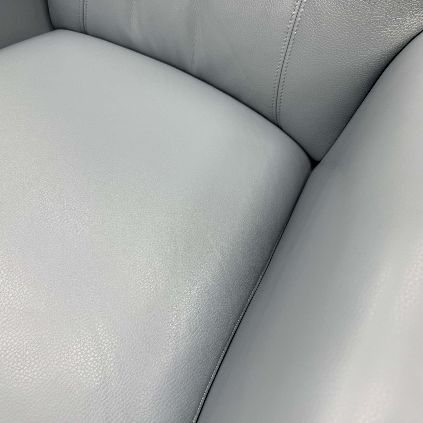 Designer Chair Collection ‘Dussledorf’ Nc-026e Pearl Blue Leather Power Recliner Swivel Chair