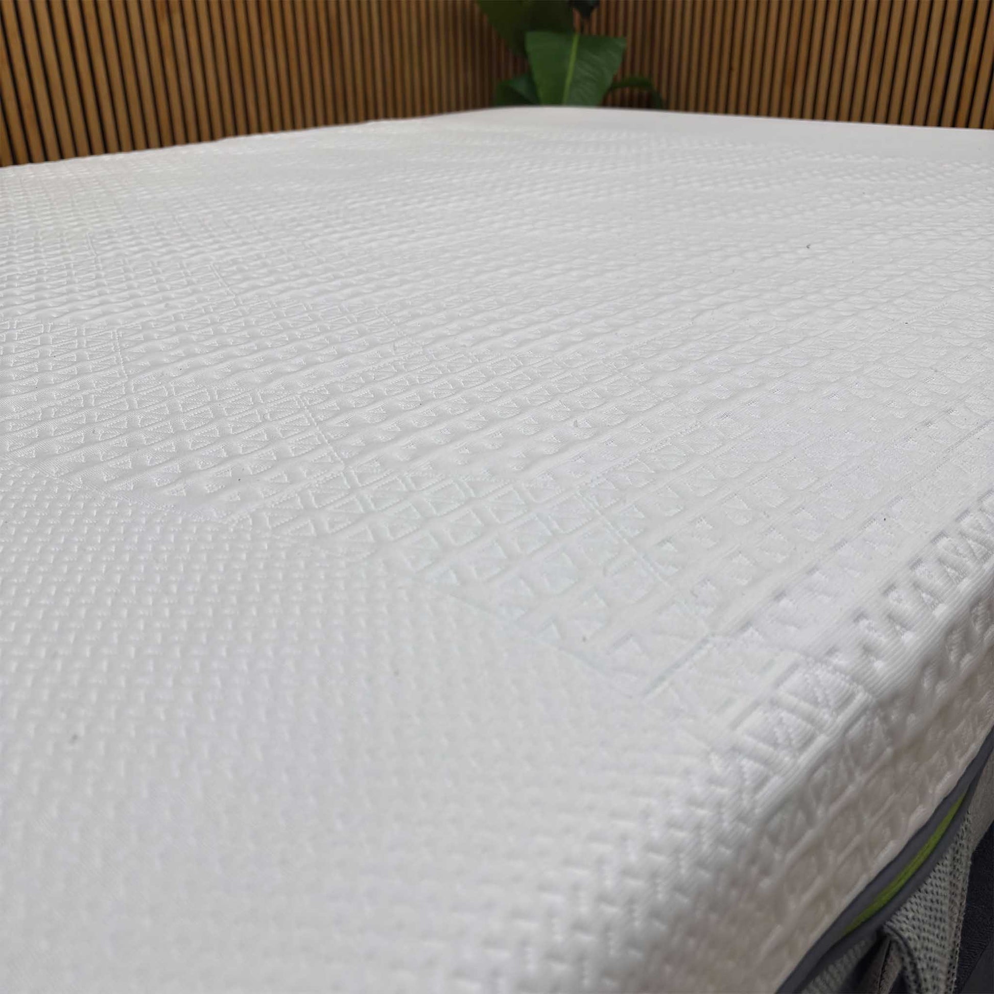 Emma Mattress Helix Hybrid Medium Firm 319 Spring Memory Foam Mattress - Double Furniture Village