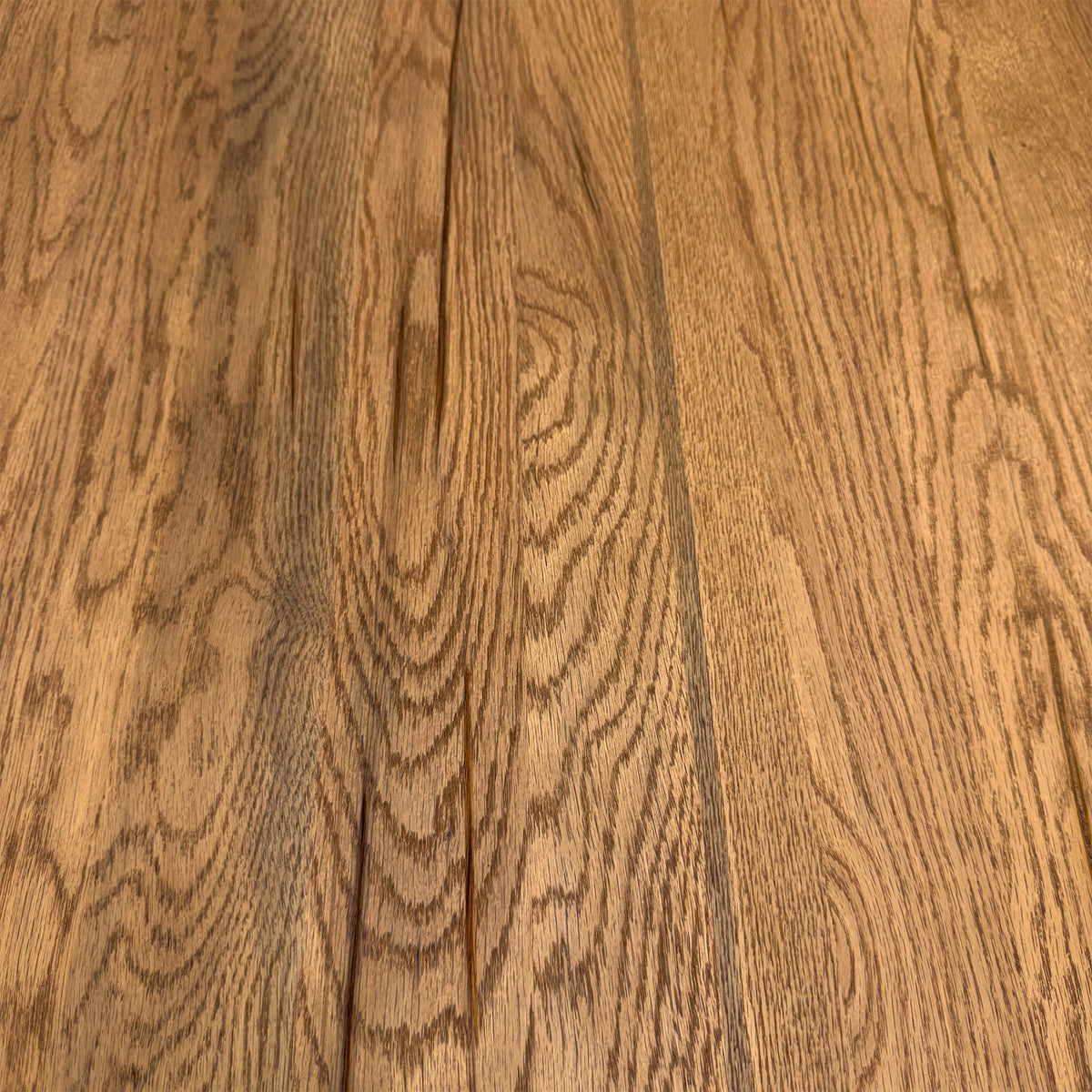 Close-up of the Bassano oiled oak grain used on the Bodahl Terra dining table
