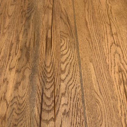 Close-up of the Bassano oiled oak grain used on the Bodahl Terra dining table