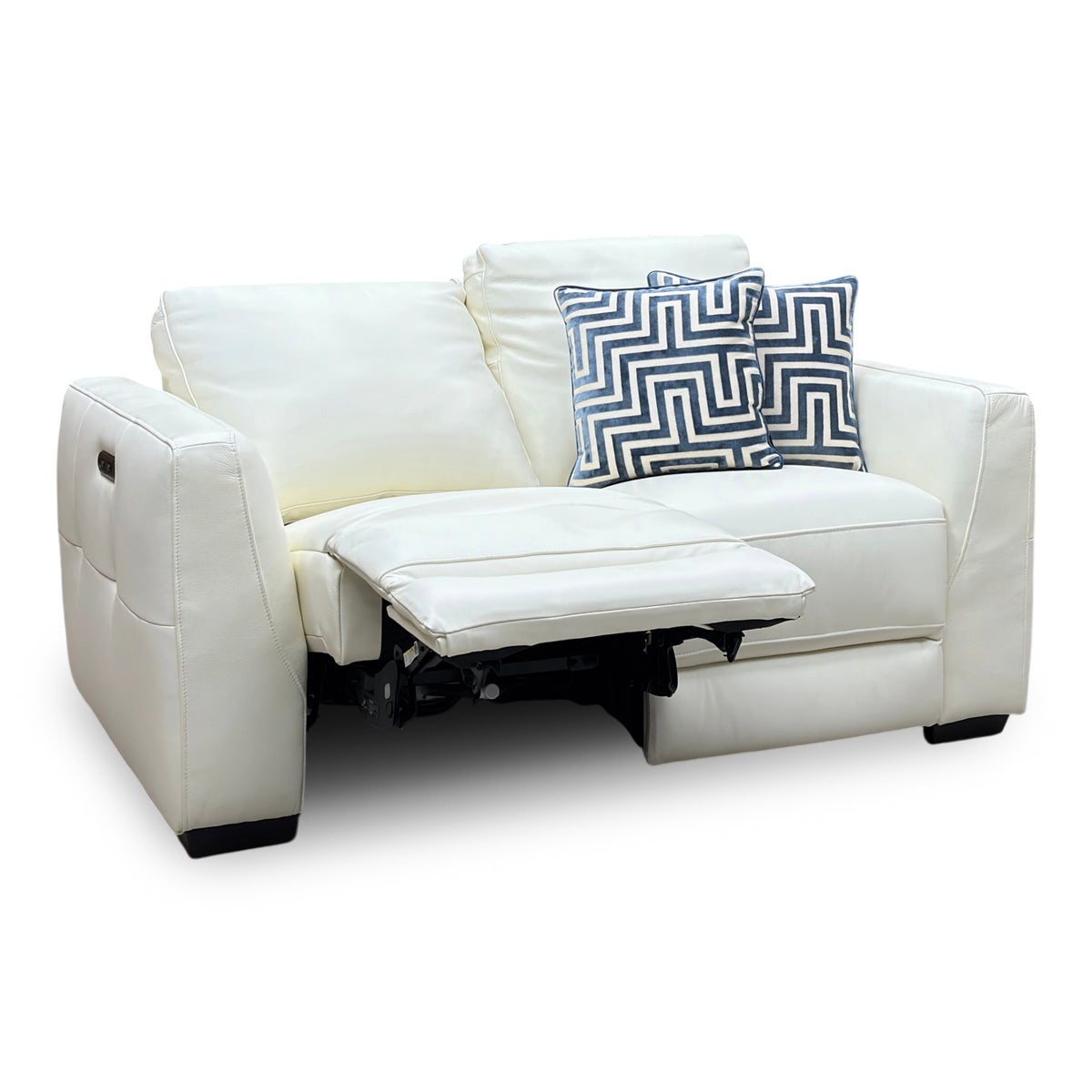 ‘Dinky' Cotton White Cat-40:13 Leather 2 Seater Power Recliner Sofa