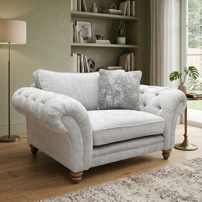 Living room of the classic back cushion and seating surface, emphasizing the blend of comfort and style.