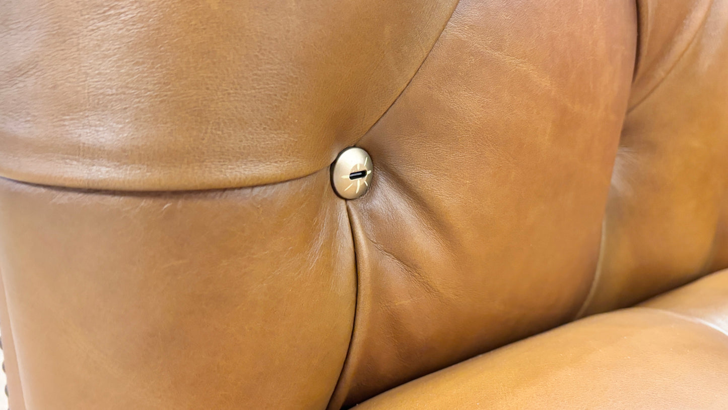 At The Helm 'Wallace' Inca X3y1-1957ls 4 Seater Leather Chesterfield Sofa with USB-C