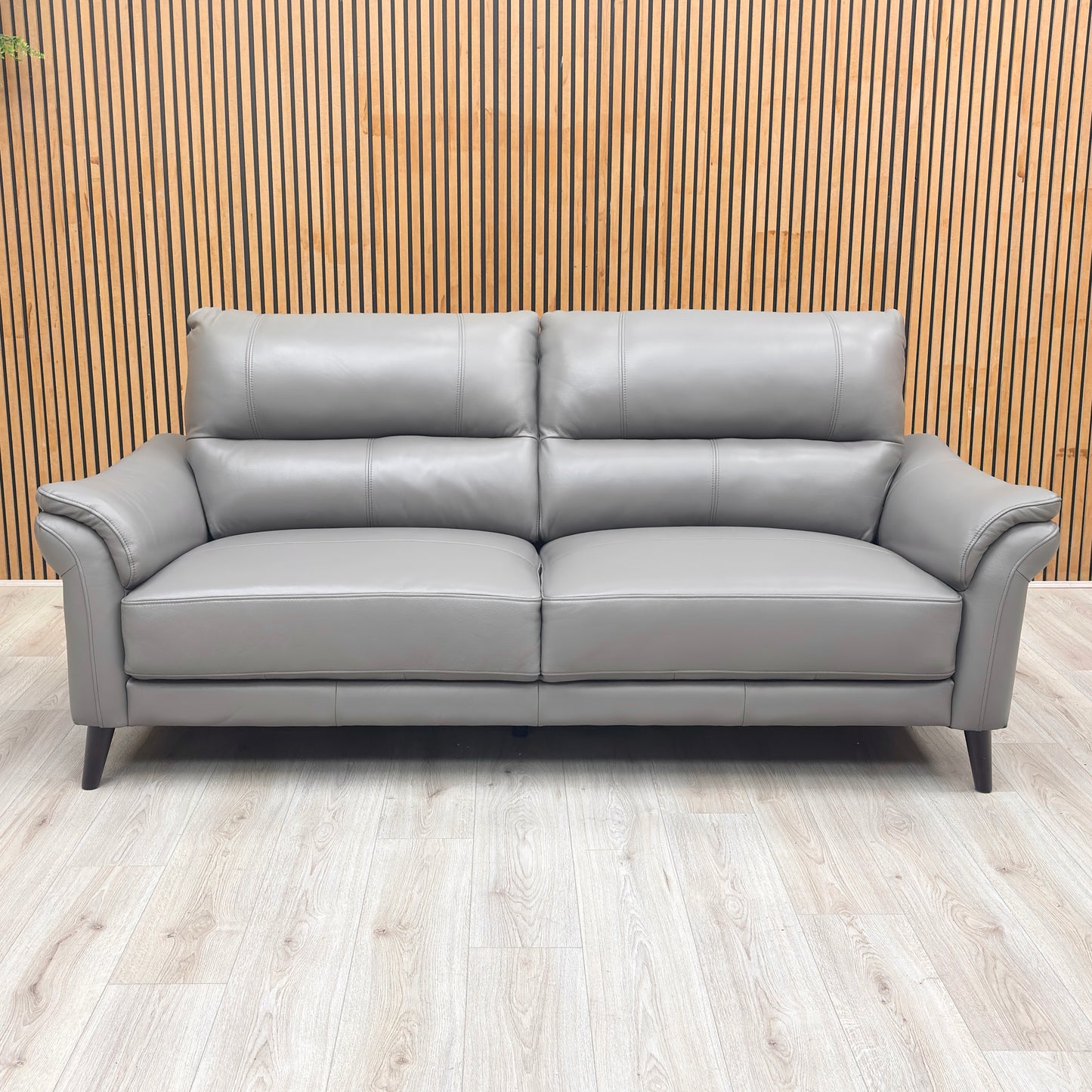 'Winner' Oslo Cat-40/15 Elephant Leather 3 Seater Sofa