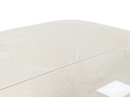 Close-up of the heatproof and scratch-resistant high-gloss ceramic table top.