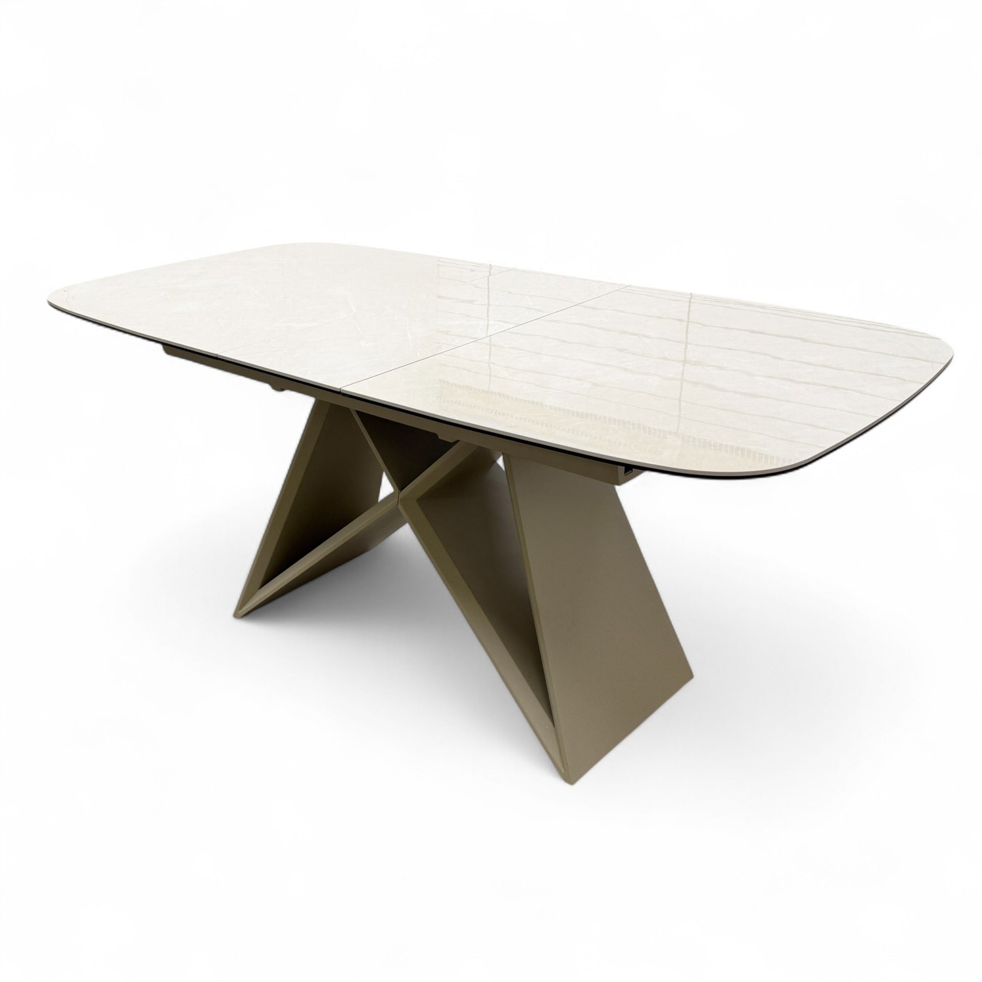 Side profile of the boat-shaped table top and sleek modern edges.