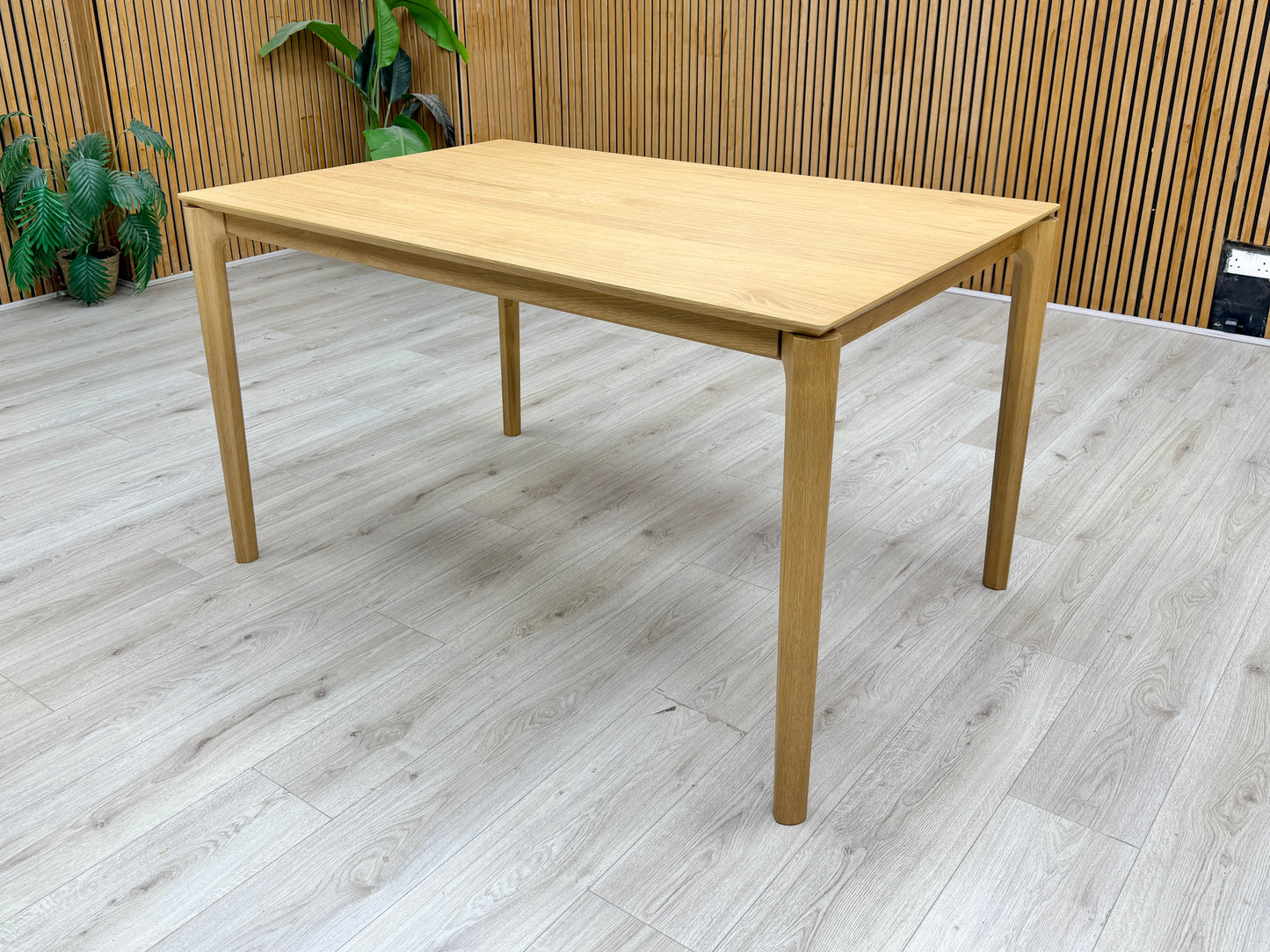 G Plan 'Winchester' Oak Veneer Rectangular Extending Dining Table Furniture Village
