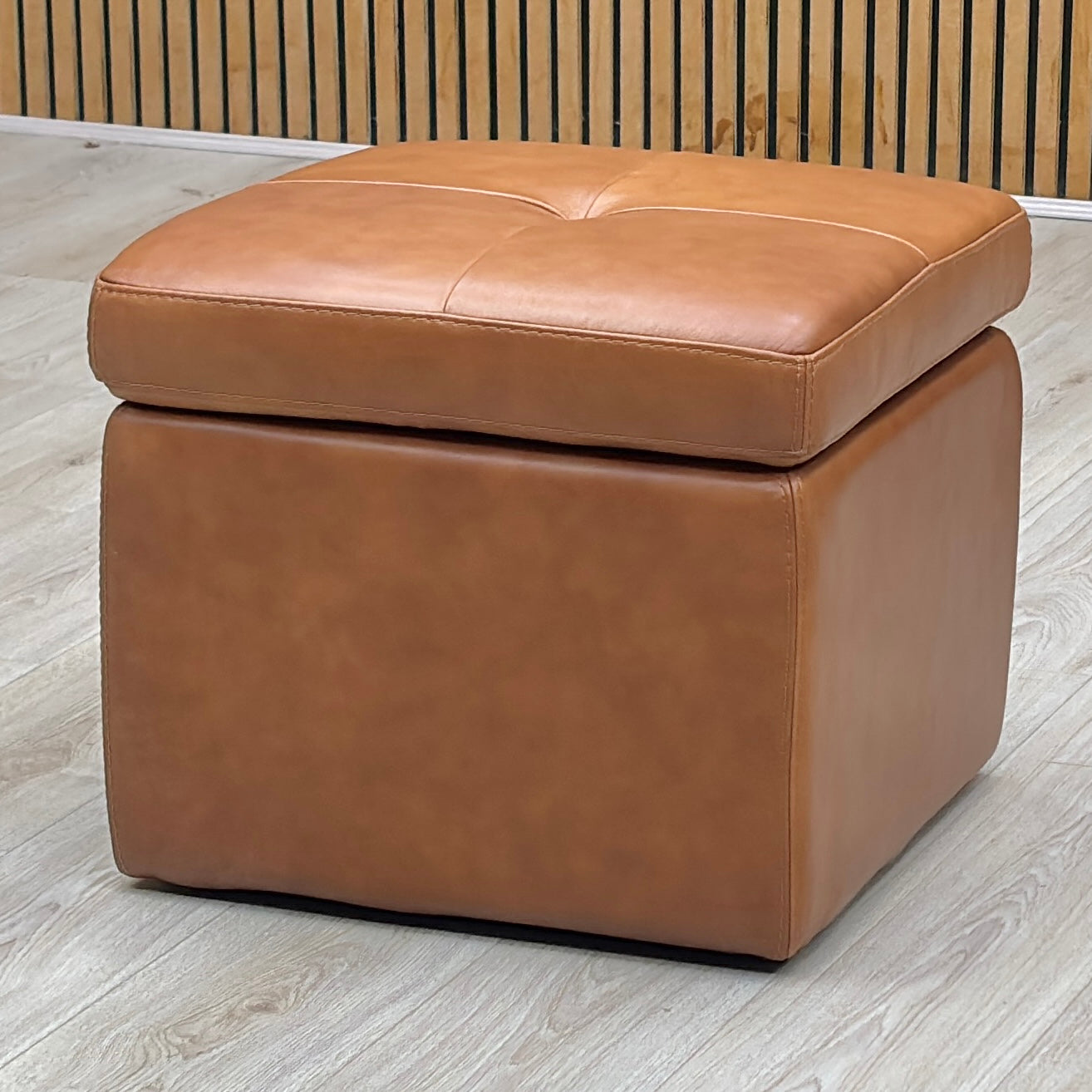 World of Leather ‘Easy Tray’ Nc-334e Pecan Brown Leather Storage Footstool Furniture Village