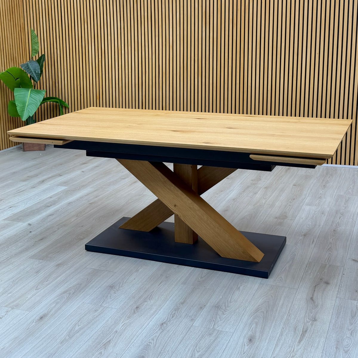 ‘Aydin’ Solid Oak Large Extending Dining Table